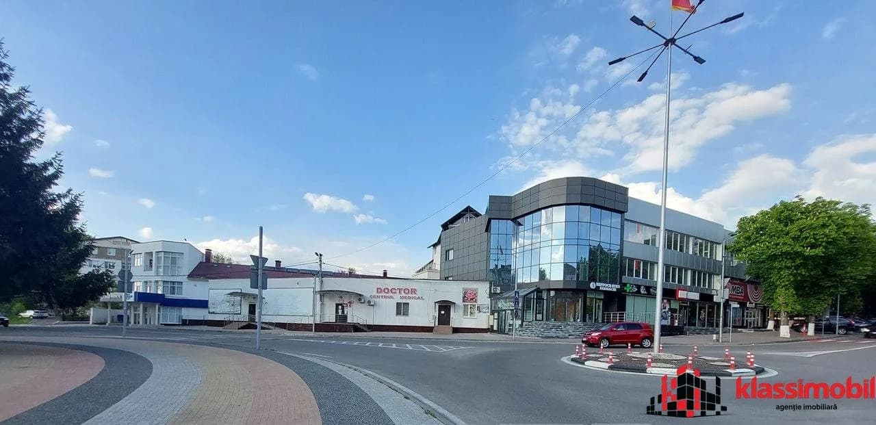 Arendă 2 etaje de spatiu comercial, Orhei