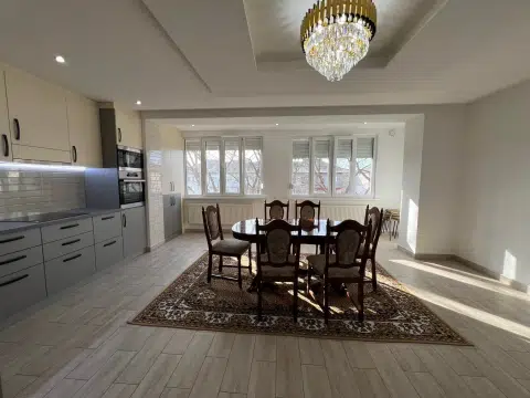 Apartament modern – 2 camere + living cu bucătărie, Orhei, str. Valeriu Cupcea 7.