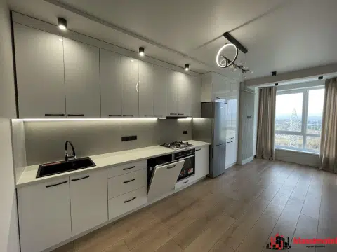 Orhei-Centru, str. Sălciilor 75, compania Sv Lux Grup.