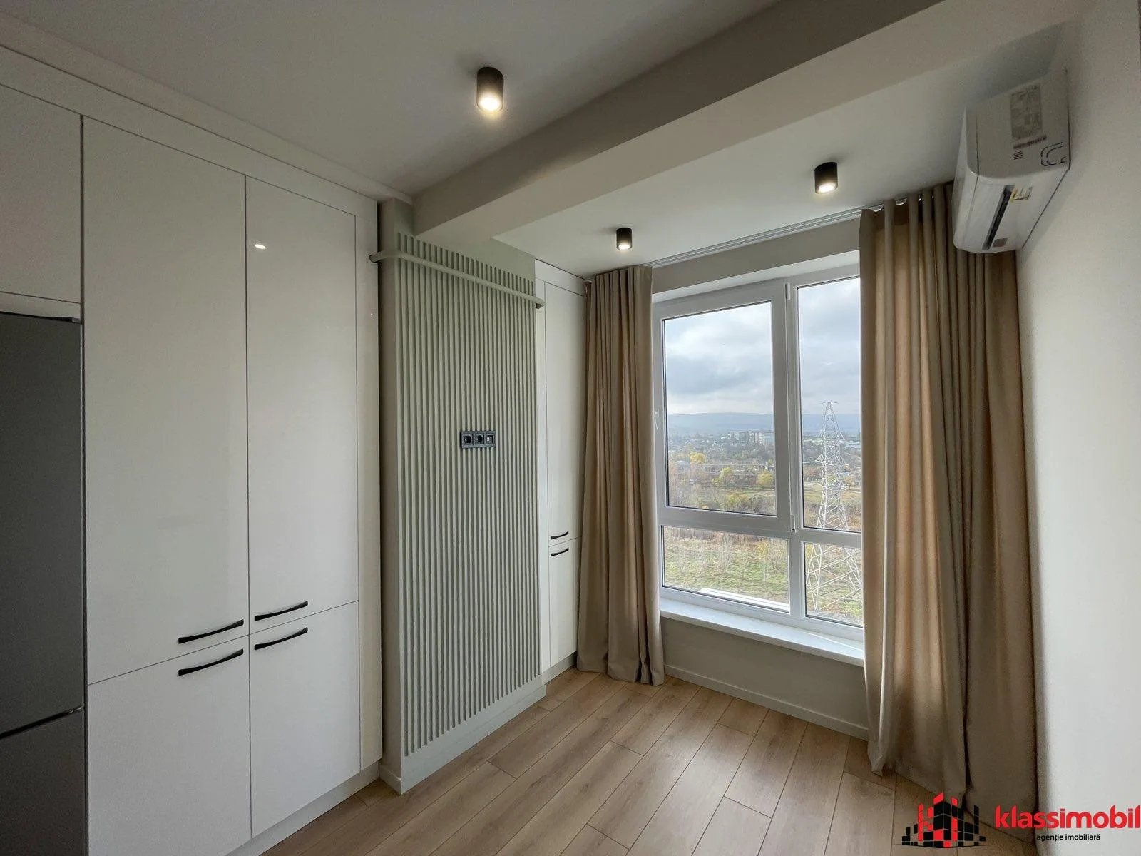 Orhei-Centru, str. Sălciilor 75, compania Sv Lux Grup. 3