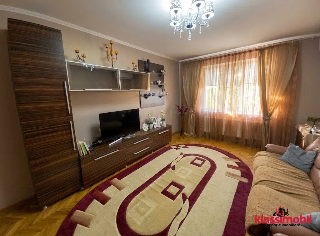 APARTAMENT CU 3 CAMERE,ORHEI CENTRU! 2