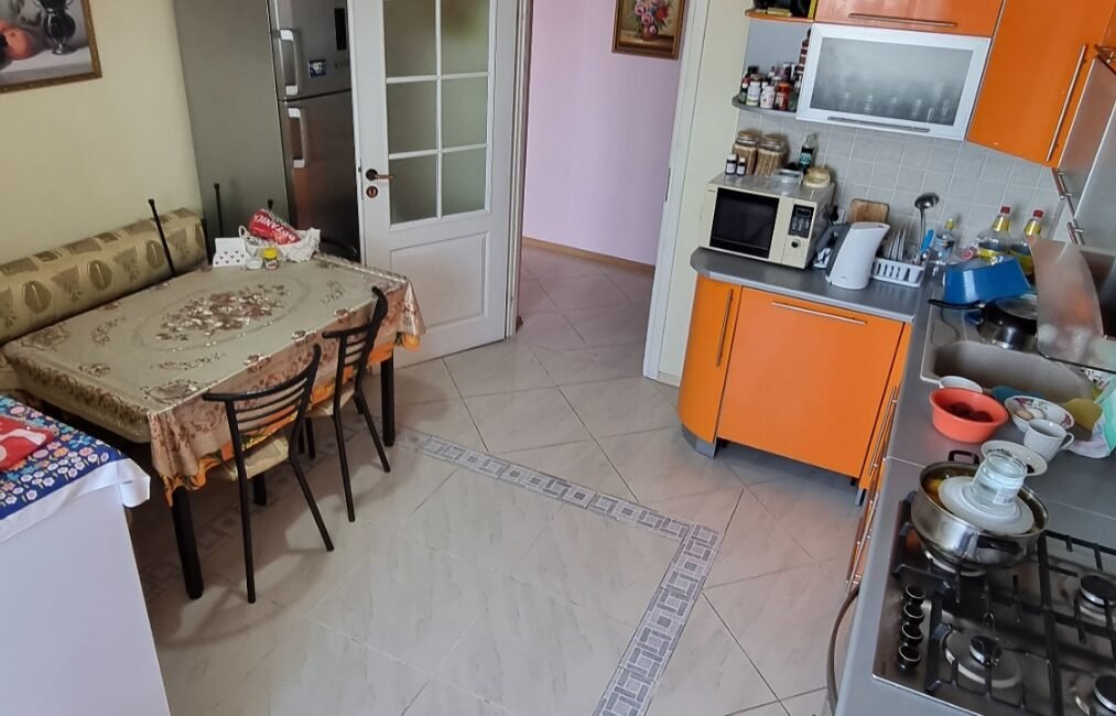 Chișinău, sect. Botanica, bd. Decebal 23