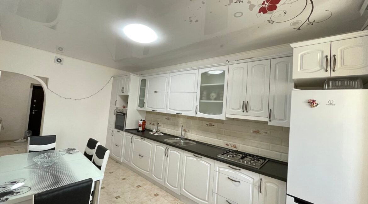 Orhei-Centru, str. Mihail Sadoveanu 20.