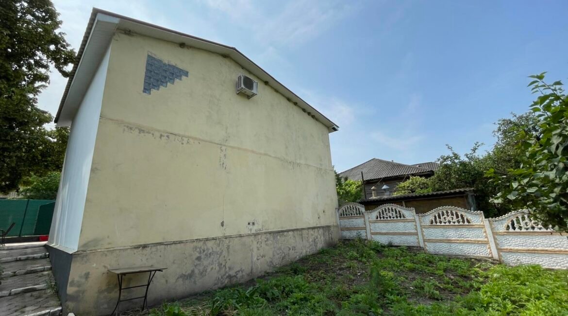Construcție comercială în un nivel cu mansardă,satul Lucășeuca, Orhei.