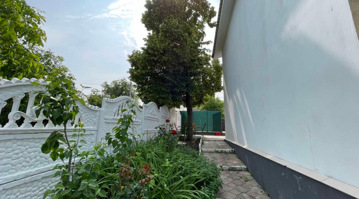 Construcție comercială în un nivel cu mansardă,satul Lucășeuca, Orhei.