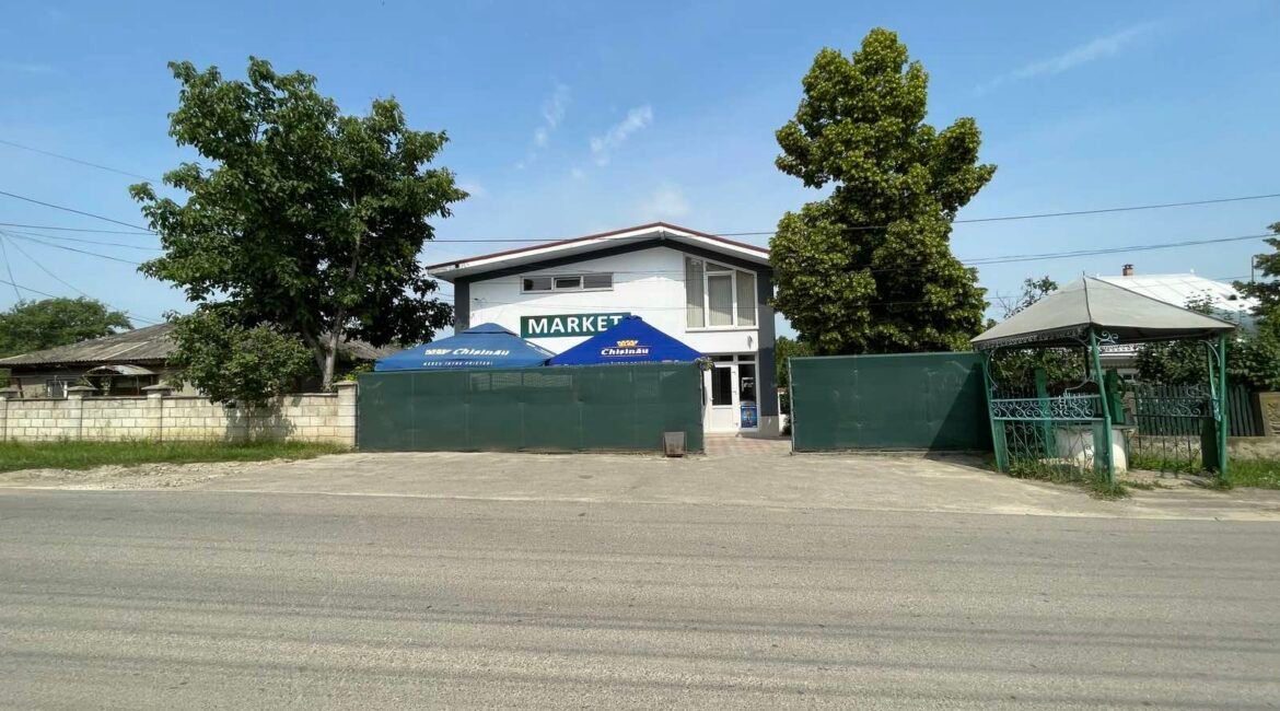 Construcție comercială în un nivel cu mansardă,satul Lucășeuca, Orhei.