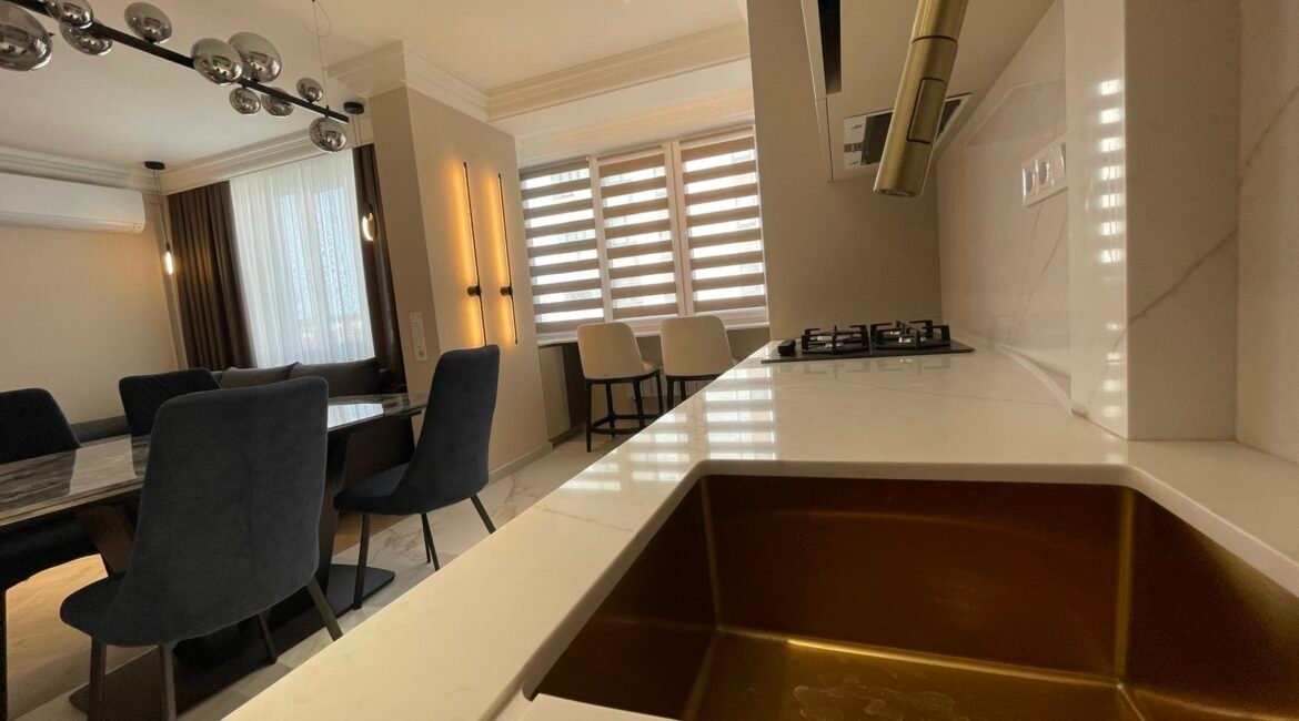 Orhei, str. 1 Mai 13, bloc nou, compania ExFactor.