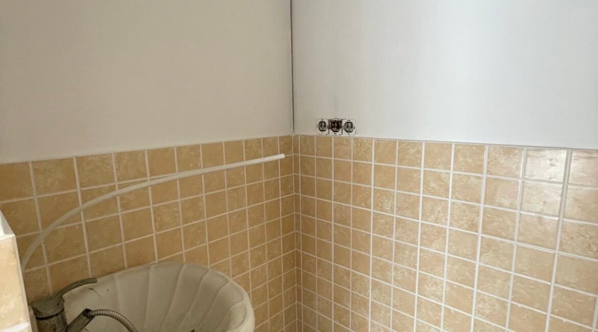 Construcție comercială în un nivel cu mansardă,satul Lucășeuca, Orhei.