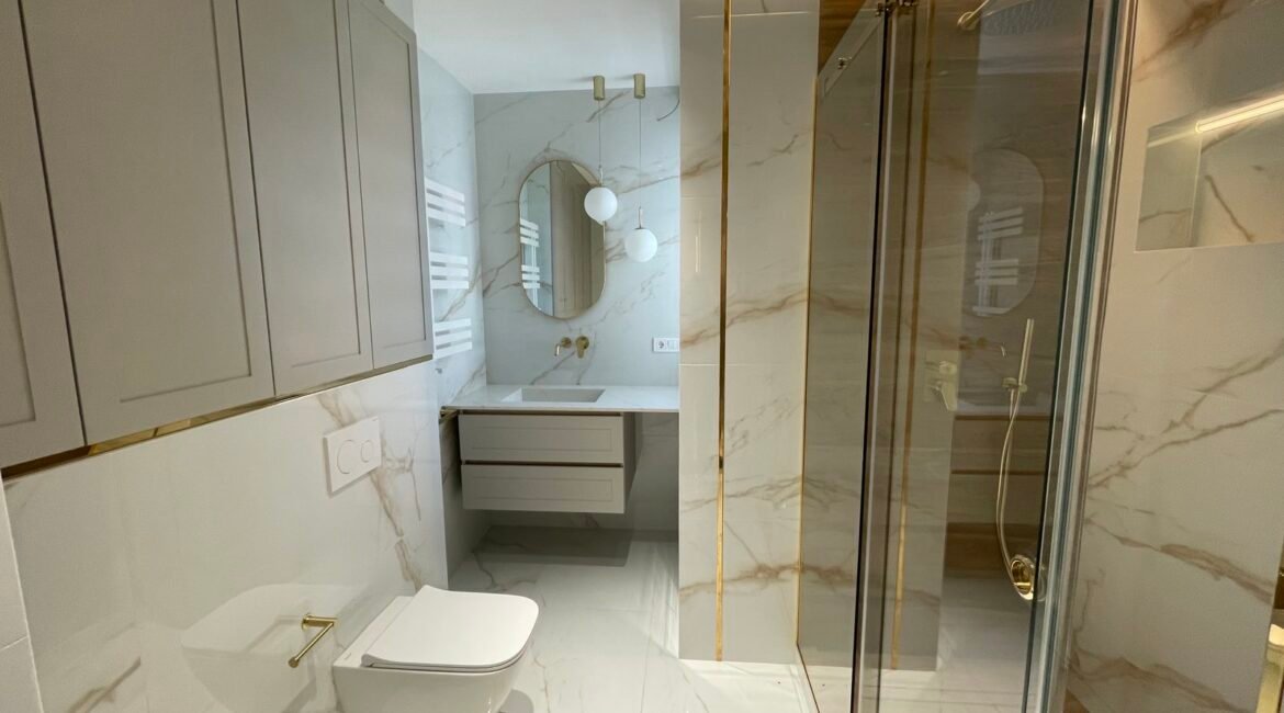 Orhei, str. 1 Mai 13, bloc nou, compania ExFactor.