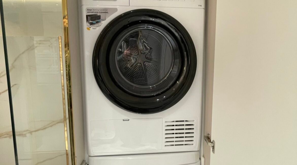 Orhei, str. 1 Mai 13, bloc nou, compania ExFactor.