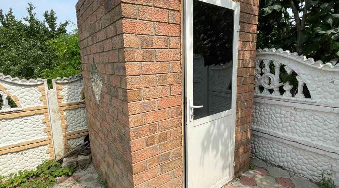 Construcție comercială în un nivel cu mansardă,satul Lucășeuca, Orhei.