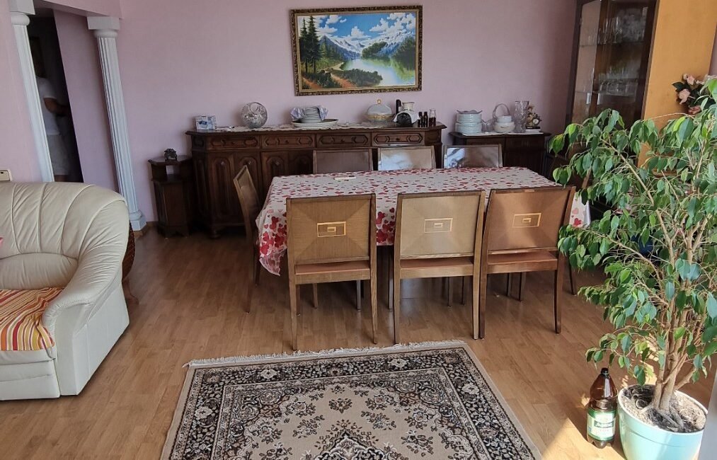 Chișinău, sect. Botanica, bd. Decebal 23