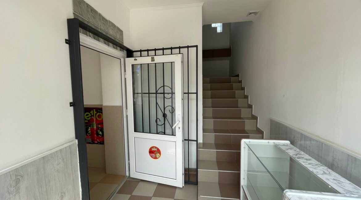 Construcție comercială în un nivel cu mansardă,satul Lucășeuca, Orhei.