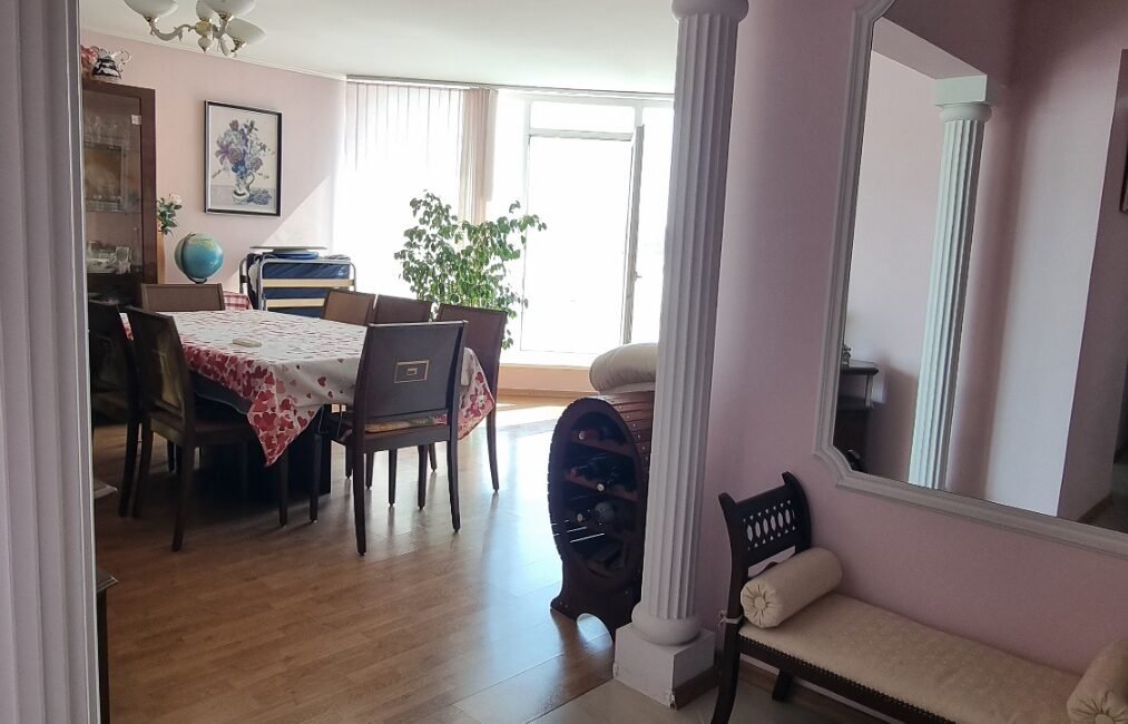 Chișinău, sect. Botanica, bd. Decebal 23