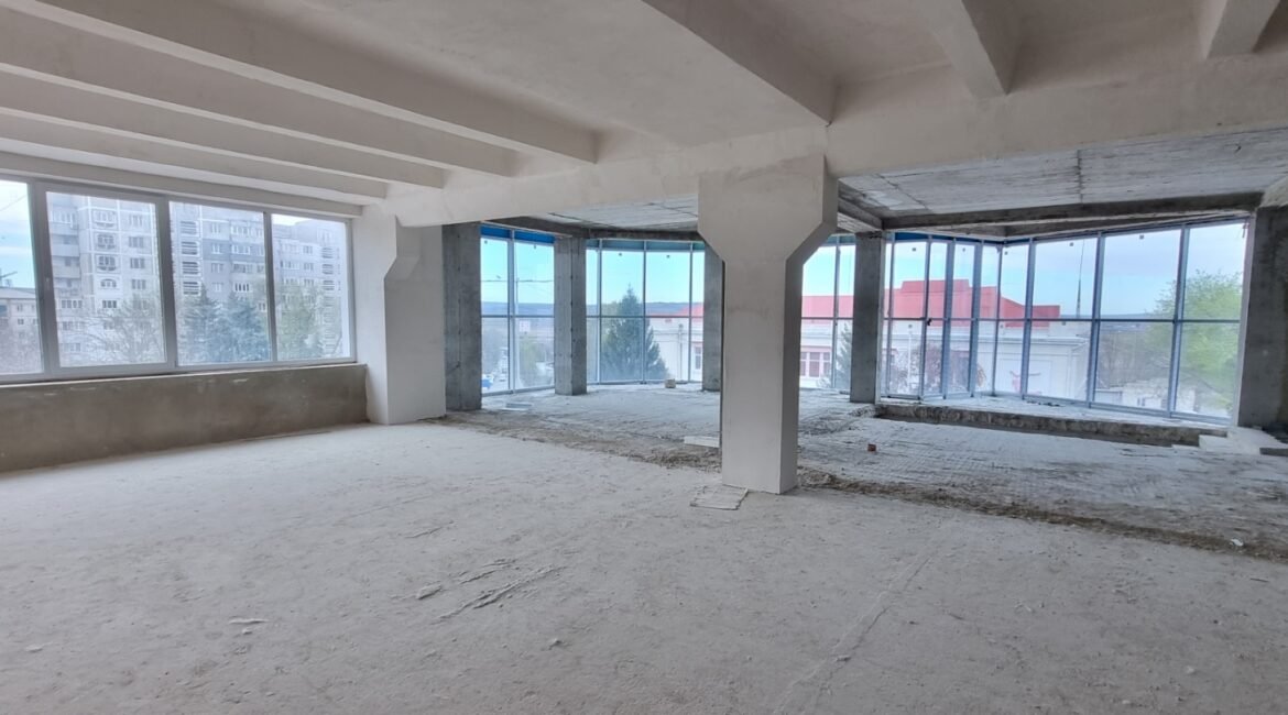 Arendă 2 etaje de spatiu comercial, Orhei – centru str.M.Eminescu 10.