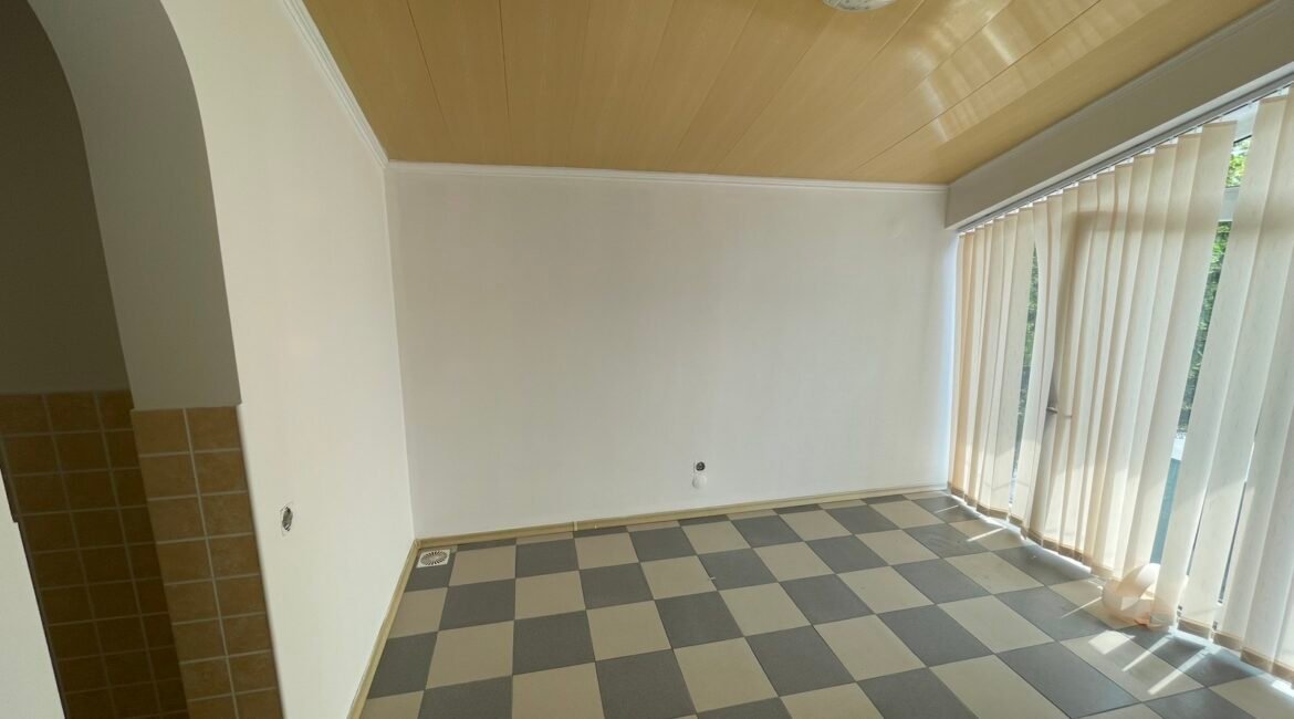 Construcție comercială în un nivel cu mansardă,satul Lucășeuca, Orhei.