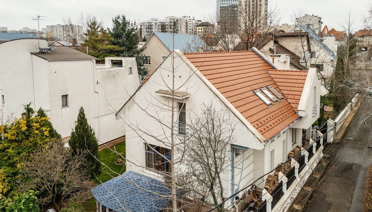 b195beb7ea82e94032c0db560fa63258